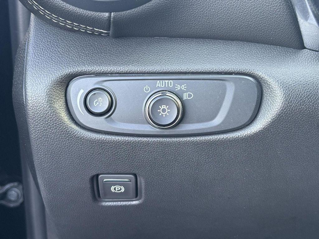 used 2025 Chevrolet Blazer car, priced at $31,344