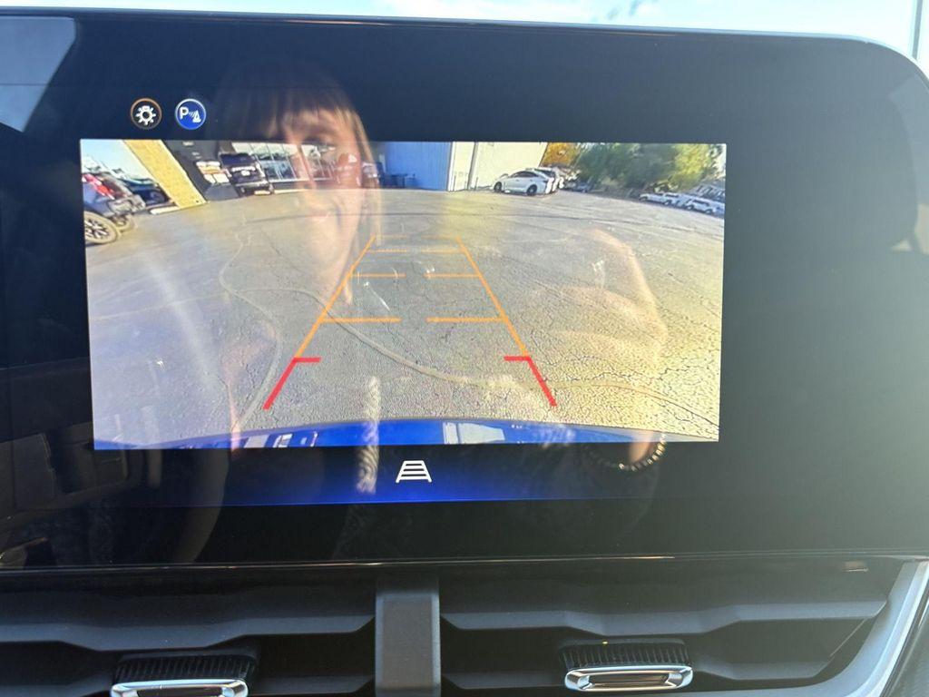 new 2026 Chevrolet Equinox car, priced at $32,627