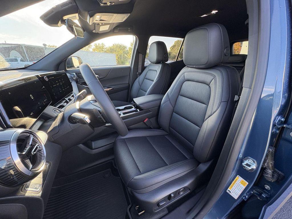 new 2026 Chevrolet Equinox car, priced at $32,627