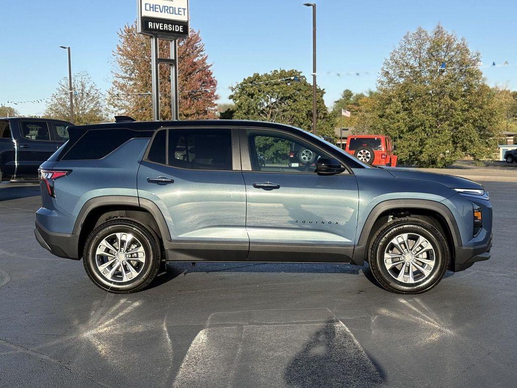 new 2026 Chevrolet Equinox car, priced at $32,627