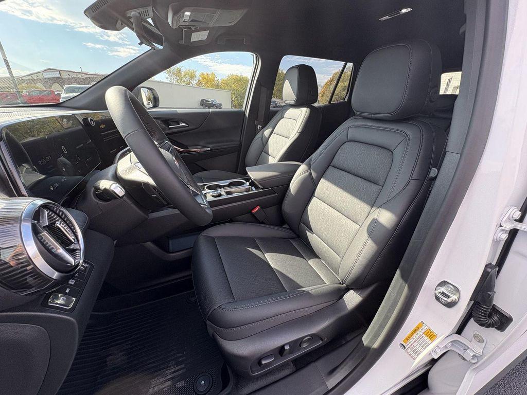 new 2026 Chevrolet Equinox car, priced at $34,135