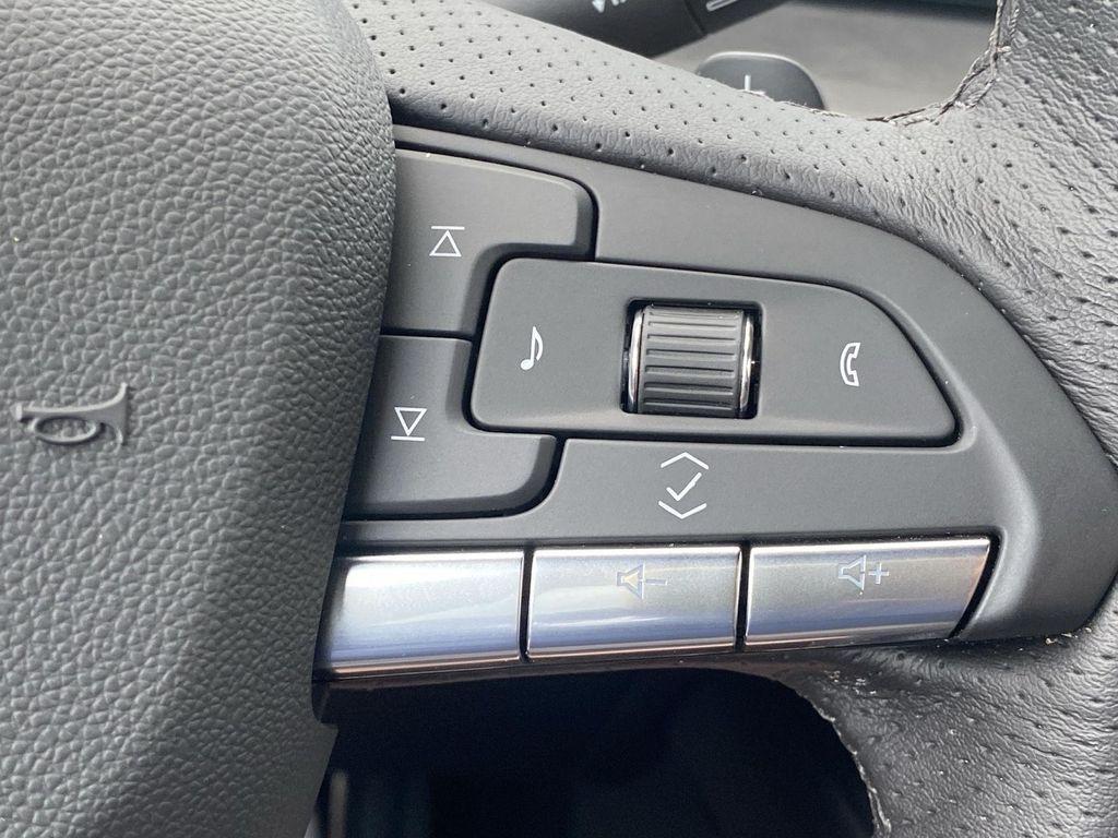 used 2024 Cadillac XT4 car, priced at $36,798