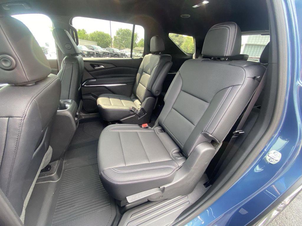 new 2026 Chevrolet Traverse car, priced at $47,570