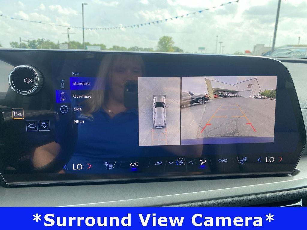 new 2026 Chevrolet Traverse car, priced at $47,570