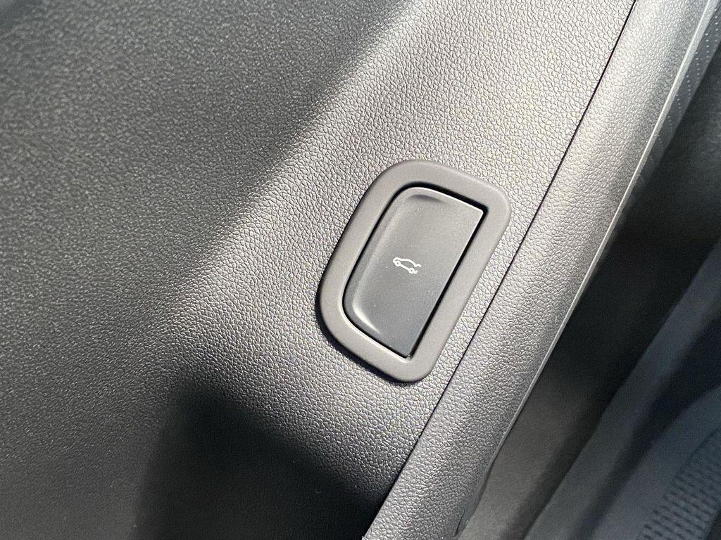 new 2026 Chevrolet Traverse car, priced at $47,570