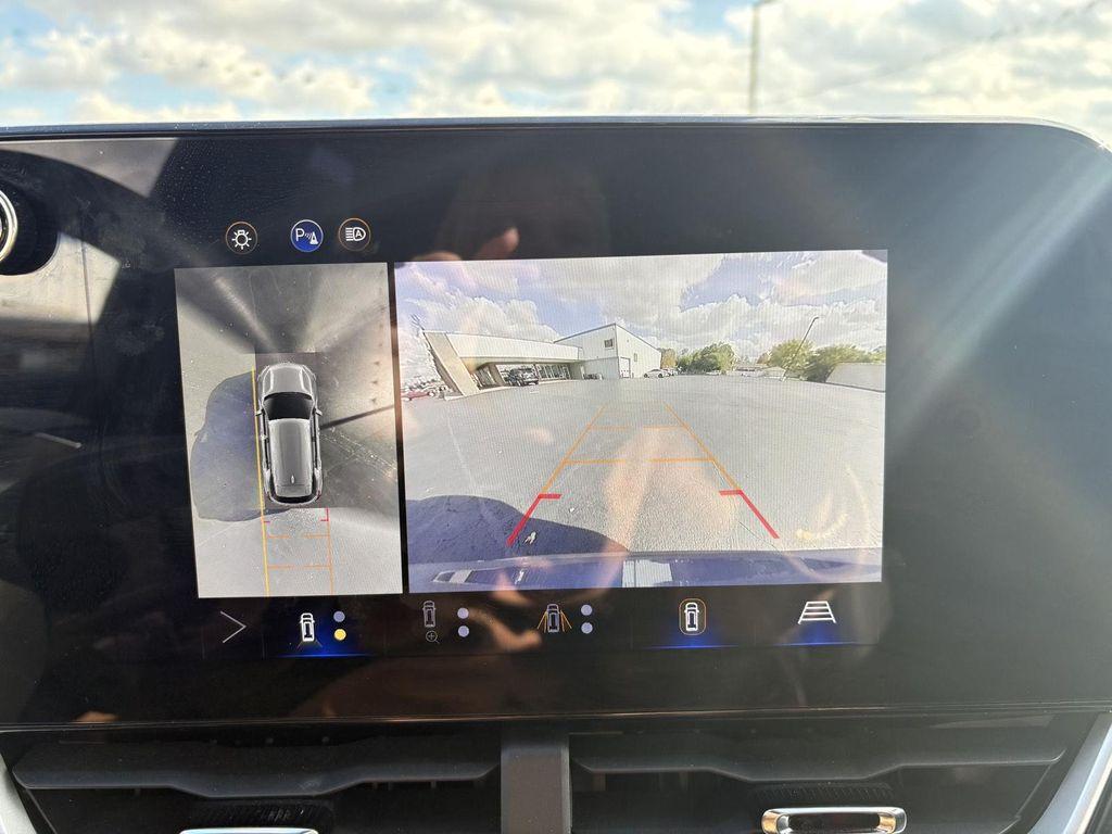 used 2025 Chevrolet Equinox car, priced at $28,399