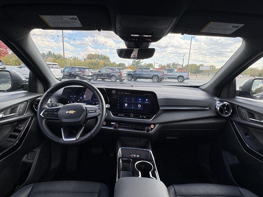 used 2025 Chevrolet Equinox car, priced at $28,399