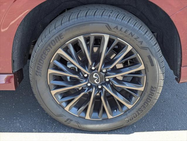 new 2025 INFINITI QX80 car, priced at $114,825
