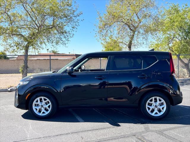 used 2022 Kia Soul car, priced at $13,998