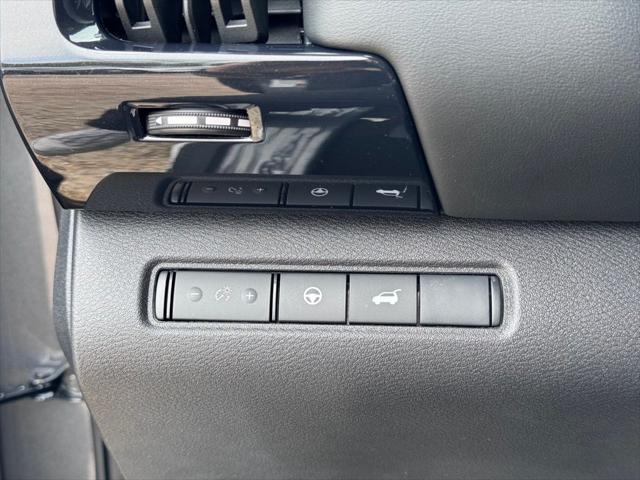 new 2025 Nissan Pathfinder car, priced at $40,821