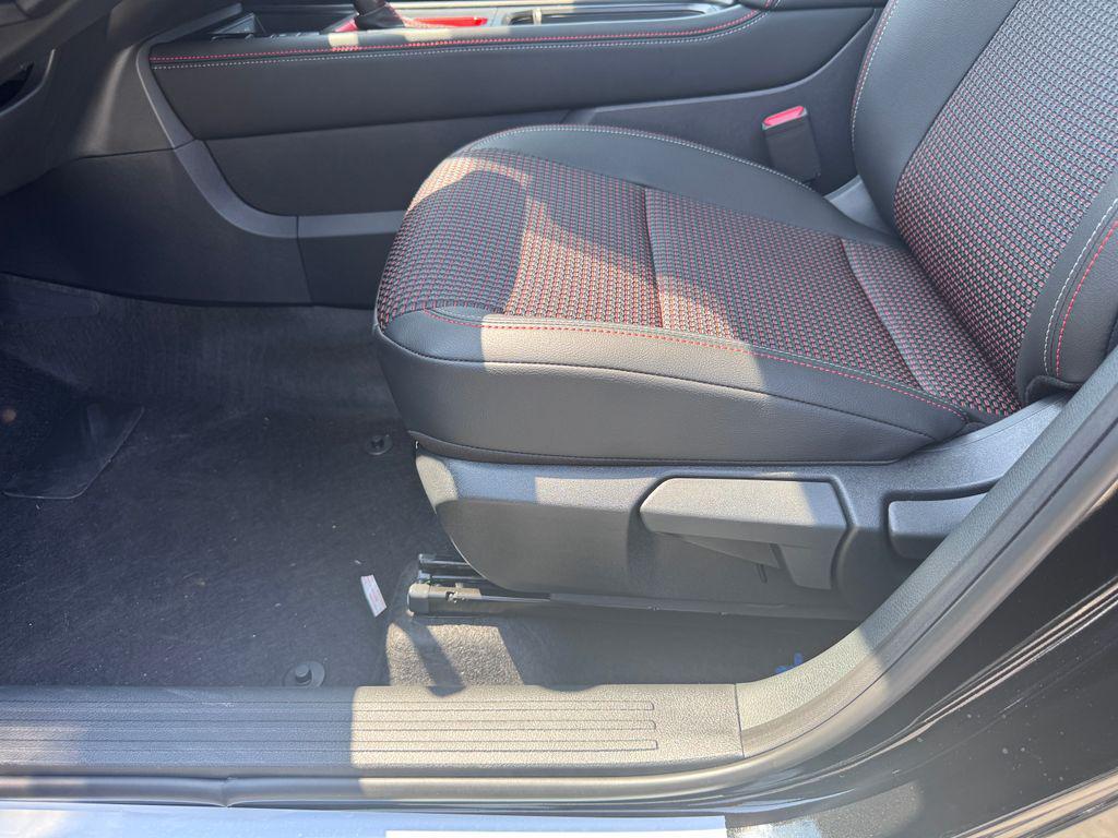 new 2025 Nissan Kicks car, priced at $29,277