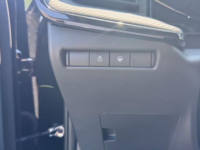 new 2025 Nissan Kicks car, priced at $29,777