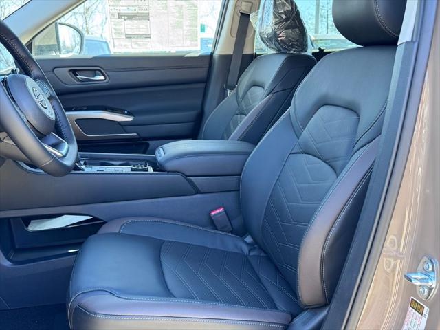 new 2025 Nissan Pathfinder car, priced at $50,063