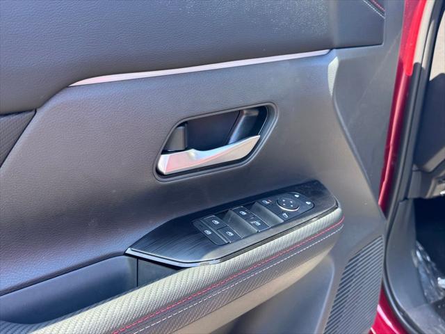 new 2025 Nissan Kicks car, priced at $30,662