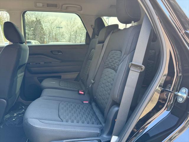new 2025 Nissan Pathfinder car, priced at $37,684