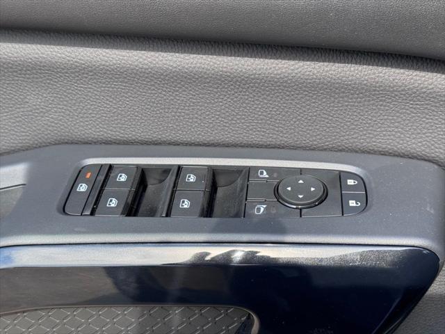 new 2025 Nissan Pathfinder car, priced at $37,684