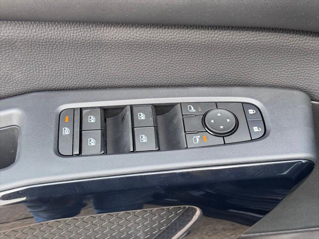 new 2025 Nissan Pathfinder car, priced at $37,684