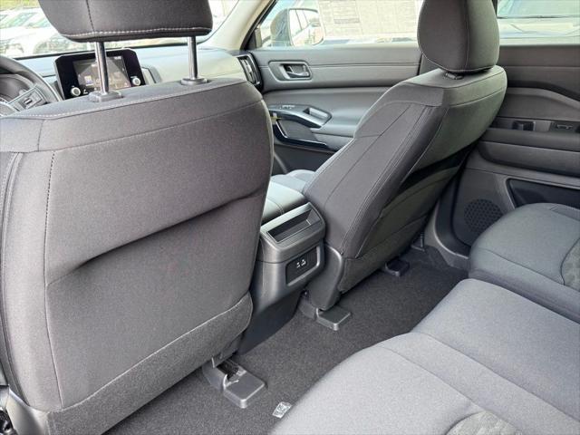 new 2025 Nissan Pathfinder car, priced at $37,684