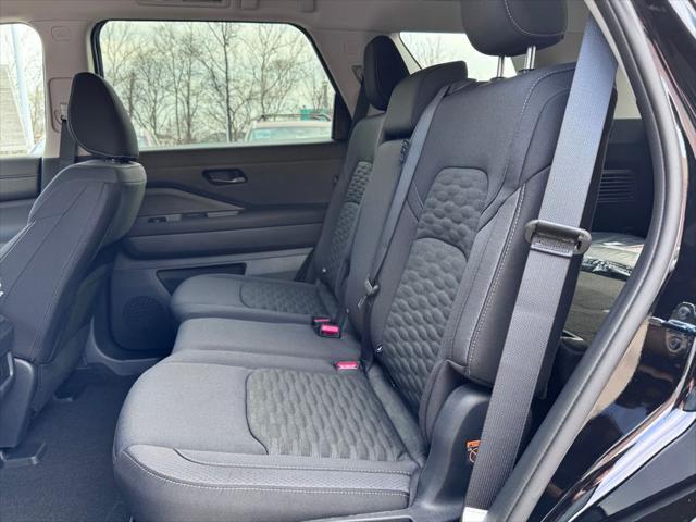 new 2025 Nissan Pathfinder car, priced at $37,684