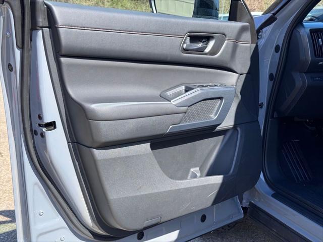 new 2025 Nissan Pathfinder car, priced at $44,196