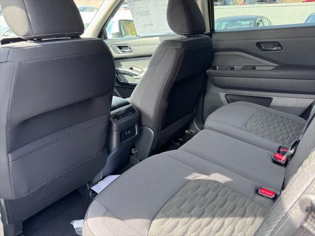 new 2025 Nissan Pathfinder car, priced at $41,197