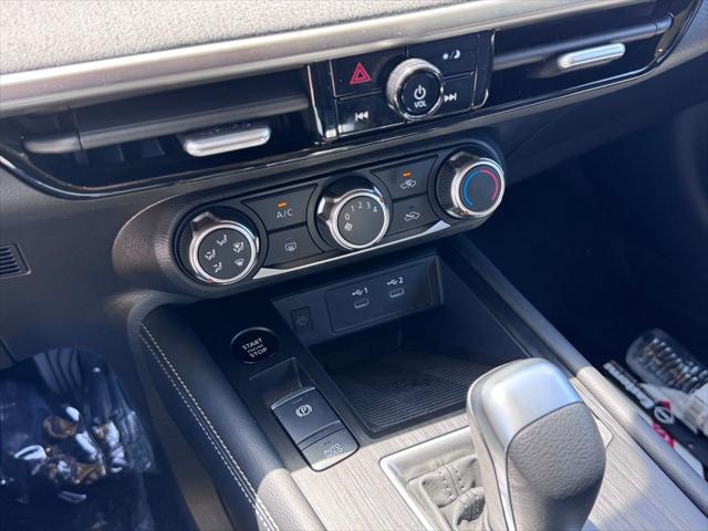 new 2025 Nissan Kicks car, priced at $27,360