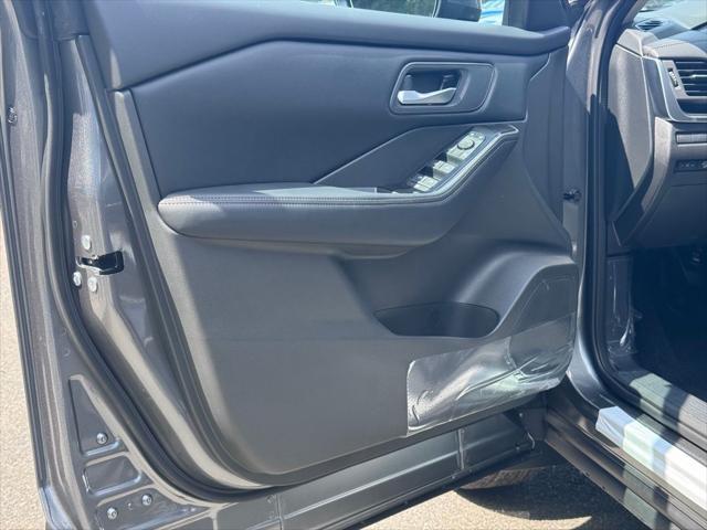 new 2025 Nissan Rogue car, priced at $30,976