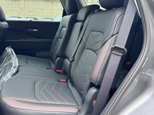 new 2025 Nissan Pathfinder car, priced at $49,017