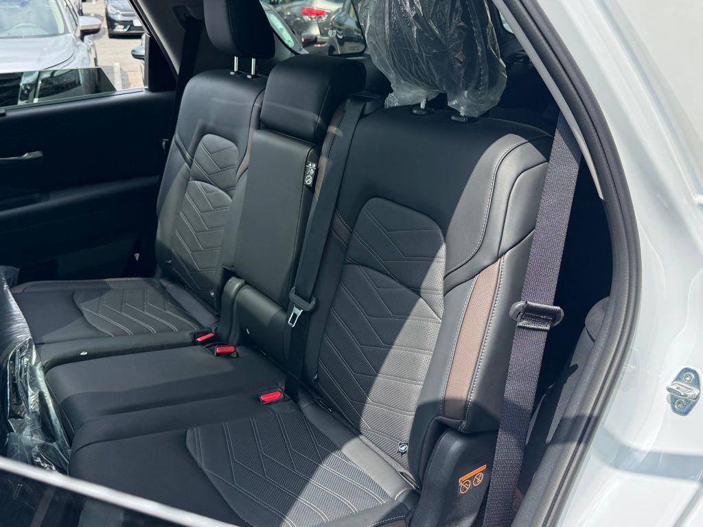 new 2025 Nissan Pathfinder car, priced at $45,013