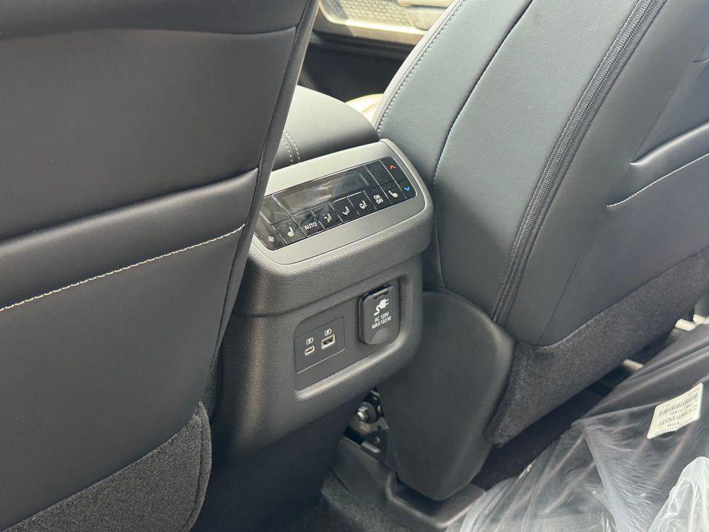 new 2025 Nissan Pathfinder car, priced at $45,013