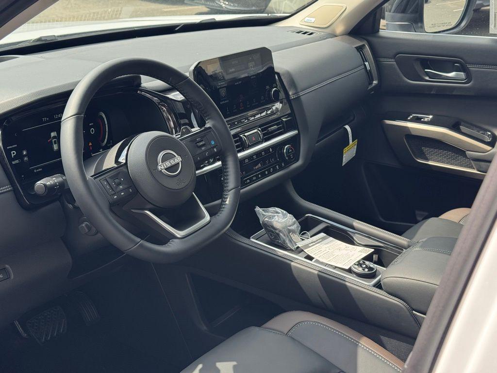 new 2025 Nissan Pathfinder car, priced at $45,013