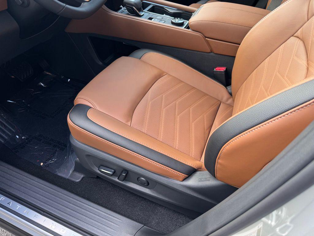 new 2025 Nissan Pathfinder car, priced at $44,122