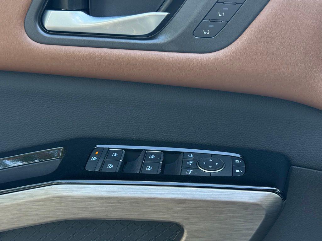 new 2025 Nissan Pathfinder car, priced at $44,122
