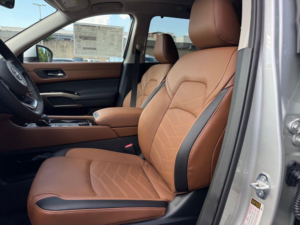 new 2025 Nissan Pathfinder car, priced at $44,122