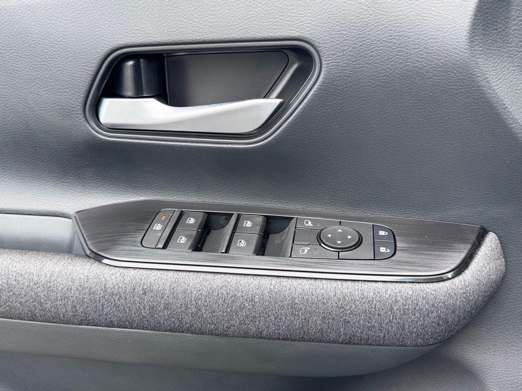 new 2025 Nissan Kicks car, priced at $27,293