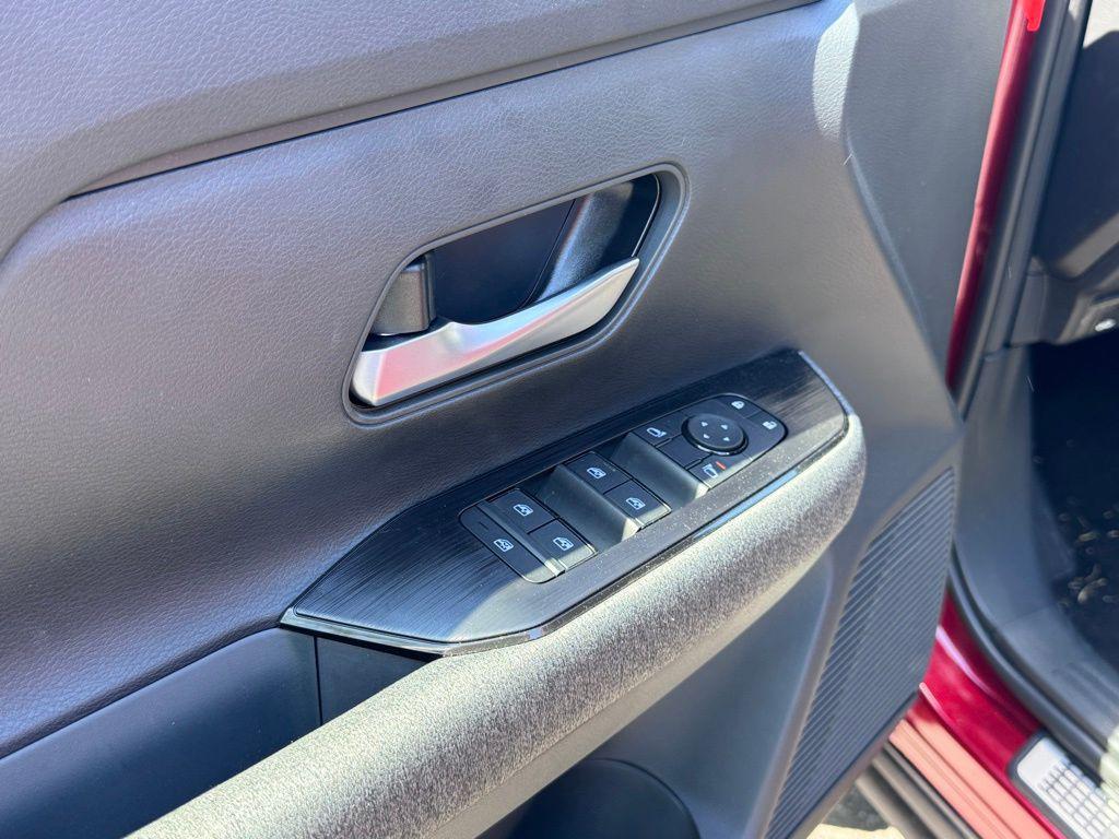 new 2025 Nissan Kicks car, priced at $27,086