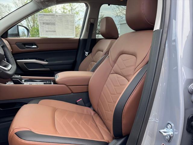 new 2025 Nissan Pathfinder car, priced at $50,550