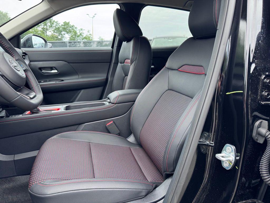 new 2025 Nissan Kicks car, priced at $26,302