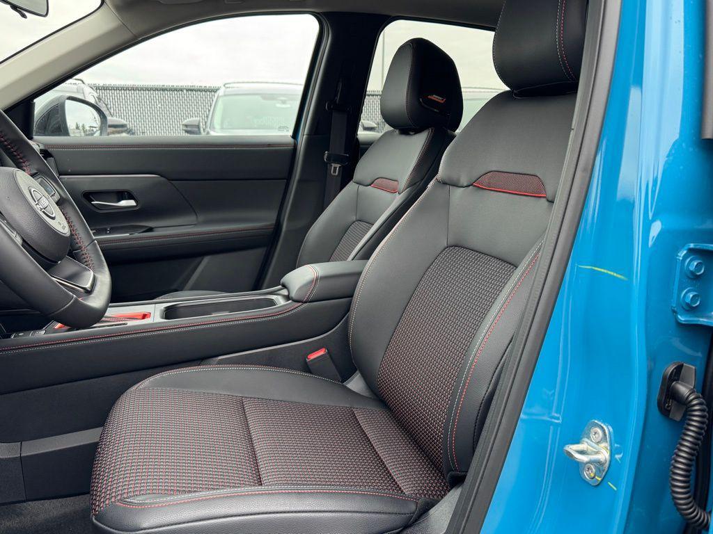 new 2025 Nissan Kicks car, priced at $29,559