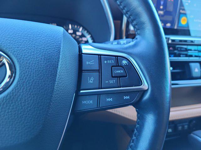 used 2021 Toyota Highlander car, priced at $35,977