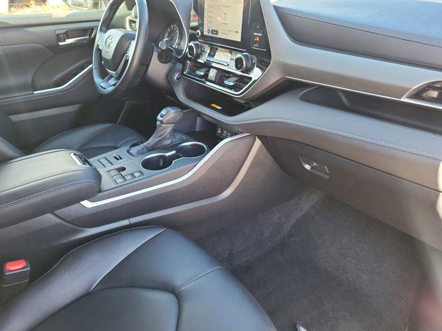 used 2024 Toyota Highlander car, priced at $37,477
