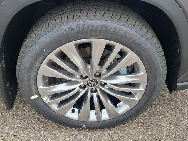 new 2025 Toyota Highlander car, priced at $54,703