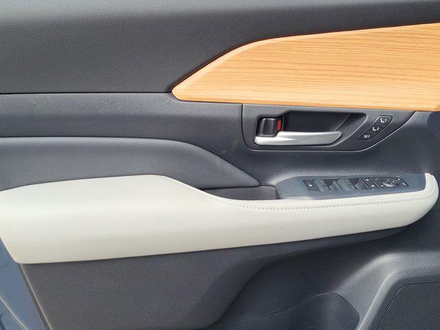 new 2026 Toyota Grand Highlander car, priced at $56,428