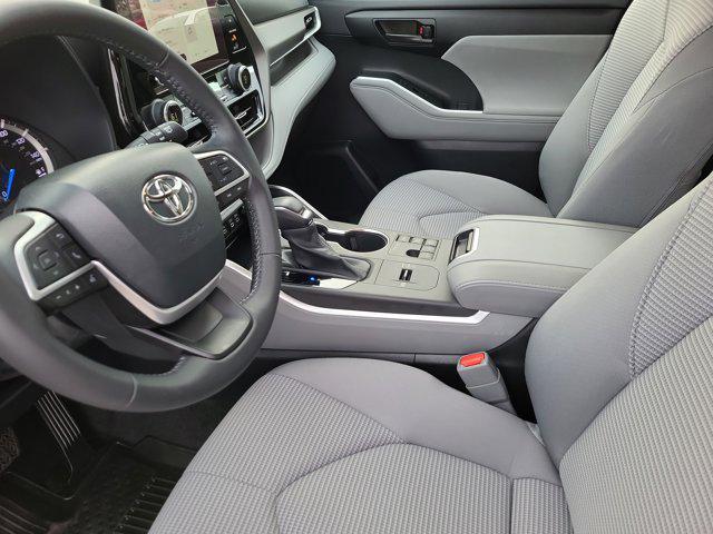used 2023 Toyota Highlander Hybrid car, priced at $37,877