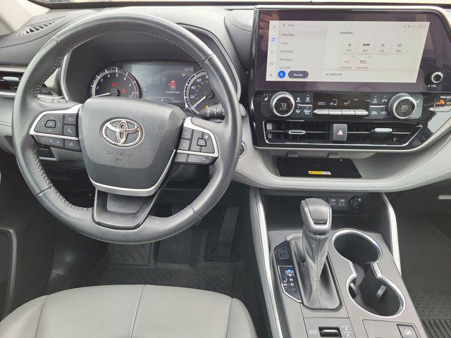 used 2023 Toyota Highlander car, priced at $33,877