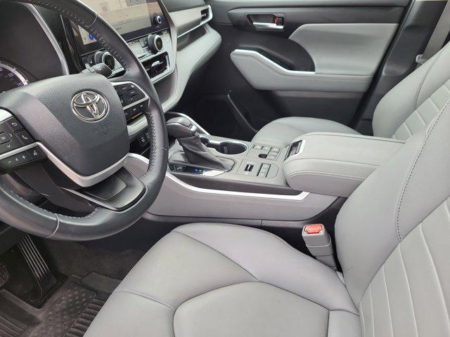 used 2023 Toyota Highlander car, priced at $33,877