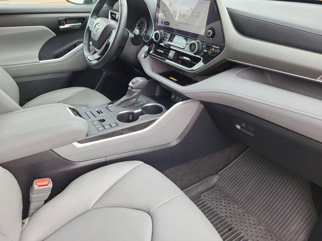 used 2023 Toyota Highlander car, priced at $33,877