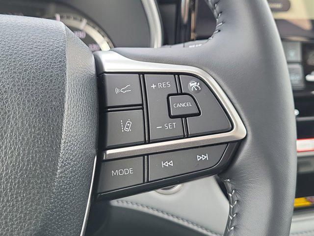 new 2025 Toyota Highlander Hybrid car, priced at $49,903