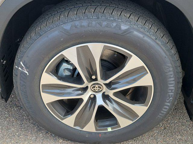 new 2025 Toyota Highlander Hybrid car, priced at $49,903