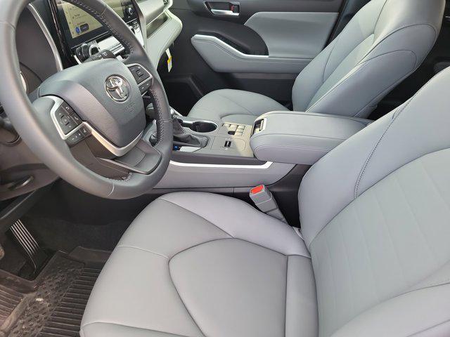 new 2025 Toyota Highlander Hybrid car, priced at $49,903